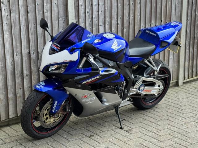 2005 Honda CBR 1000 RR FIREBLADE 2005 (05) SUPER SPORT + 7,310 MILES + VERY CLEAN