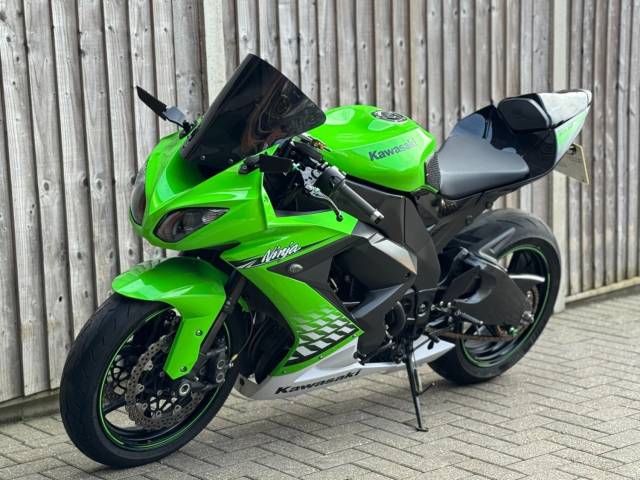 2010 Kawasaki Ninja ZX10R 2010 (10) ANNIVERSARY EDITION SUPER SPORT + 13,000 MILES