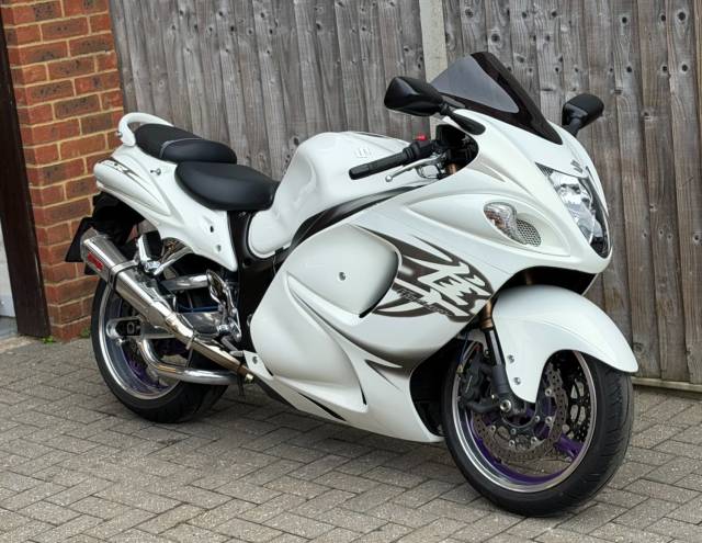 2011 Suzuki GSX 1300R L0 HAYABUSA 2011 (11) SUPER SPORT + CHROME EXTRAS + HUGE SPEC