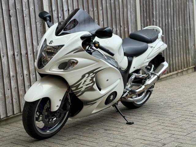 2011 Suzuki GSX 1300R L0 HAYABUSA 2011 (11) SUPER SPORT + CHROME EXTRAS + HUGE SPEC