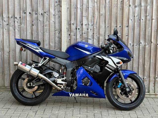 Yamaha YZF YZF R6 2003 (03) SUPER SPORT + CLEAN EXAMPLE SUPER SPORT Petrol Blue
