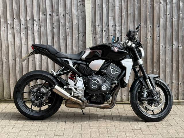Honda CB 1000R ABS 2019 (19) + SCORPION EXHAUST + FULL SERVICE HISTORY SPORT Petrol Black