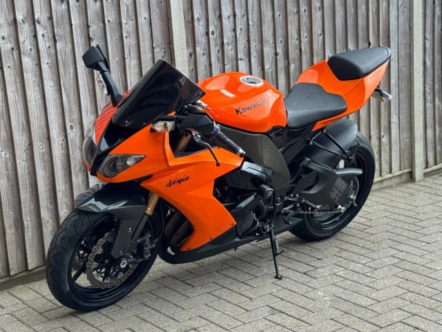 2011 Kawasaki Ninja ZX10R 2011 (11) SUPER SPORT + 14,000 MILES