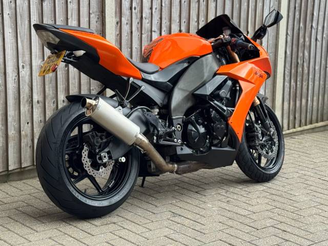 2011 Kawasaki Ninja ZX10R 2011 (11) SUPER SPORT + 14,000 MILES