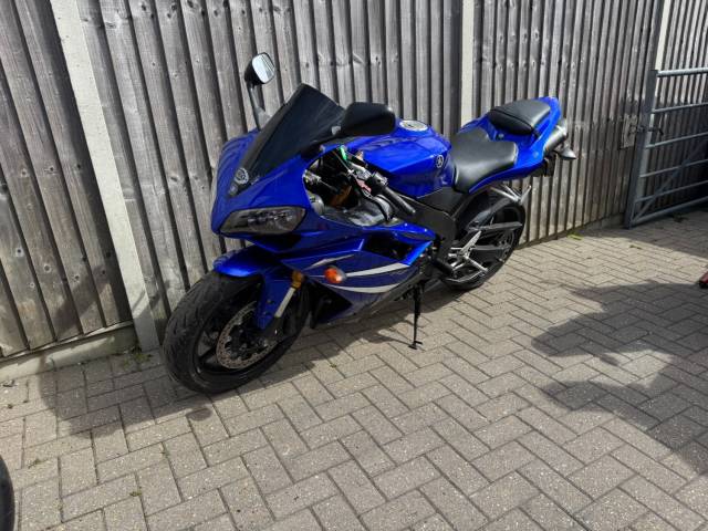 2008 Yamaha YZF R1 2008 (08) SUPER SPORT + 15,000 MILES + AKRAPOVIC