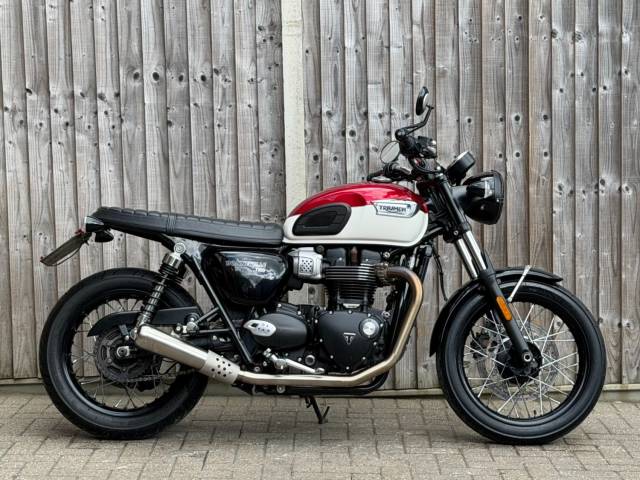 Triumph Bonneville T100 900CC 2022 (22) CRUISER + FULL TEC EXHAUST SYSTEM CRUISER Petrol Red