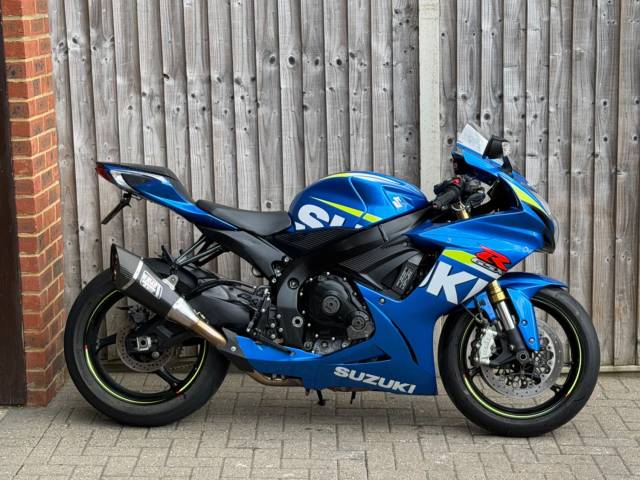 Suzuki Gsx-r 750 L5 2015 (15) MOTO GP EDITION SUPER SPORT + FULL SERVICE HISTORY SPORT TOURER Petrol Blue