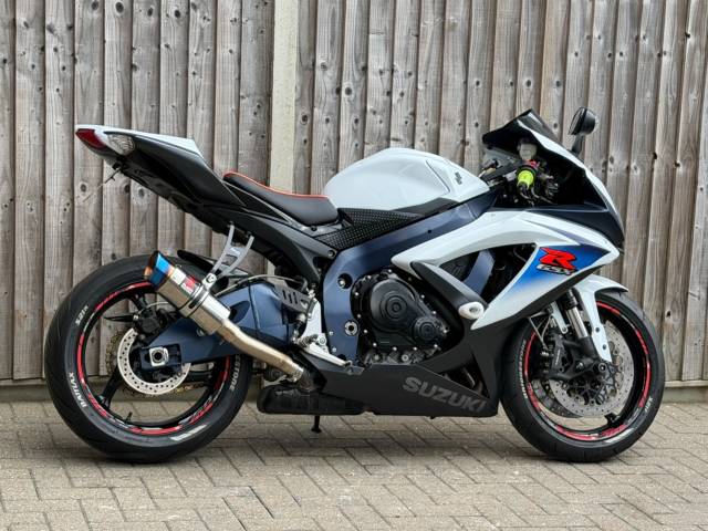 2010 Suzuki Gsx-r 750 L0 2010 (10) SUPER SPORT + BLACK WIDOW + VERY CLEAN THROUGHOUT