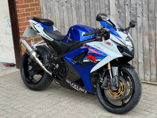 2007 Suzuki Gsx-r 1000 K7 2007 SUPER SPORT + PRIVATE REG K8 GXR + TWIN ARROW SYSTEM