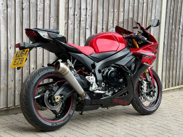 2014 Suzuki Gsx-r 750 ZL4 EDITION 2014 (64) SUPER SPORT + LAST OWNER HAD FOR 9 YEARS