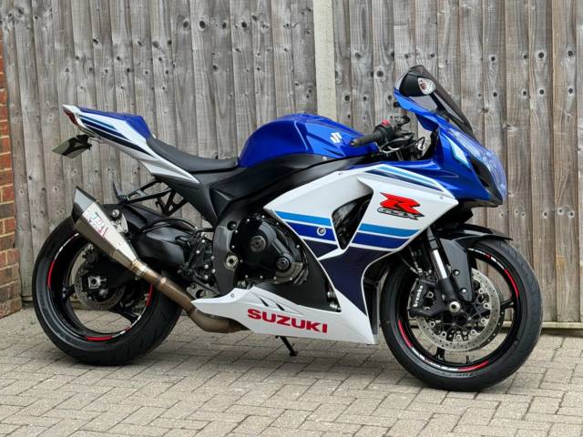 2016 Suzuki Gsx-r 1000 L6 2016 (16) + 30TH ANNIVERSARY EDITION SUPER SPORT + 8,000 MLS