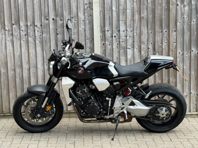 2018 Honda CB 1000R PLUS MODEL 2018 (68) + ONLY 6,700 MILES FROM NEW + GREAT EXAMPLE