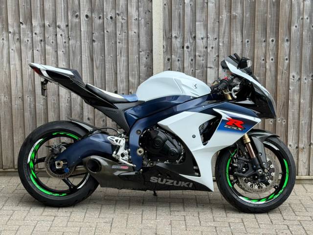 Suzuki Gsx-r 1000 L0 2010 (10) SUPER SPORT + 12,500 M + TAYLOR MADE EXHAUST SUPER SPORT Petrol White