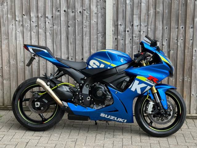 Suzuki Gsx-r 750 L5 2015 (15) MOTO GP EDITION SUPER SPORT + 10,500 MILES SUPER SPORT Petrol Blue