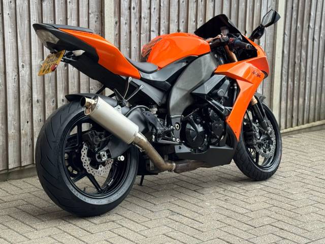 2011 Kawasaki Ninja ZX10R 2011 (11) SUPER SPORT + 14,000 MILES