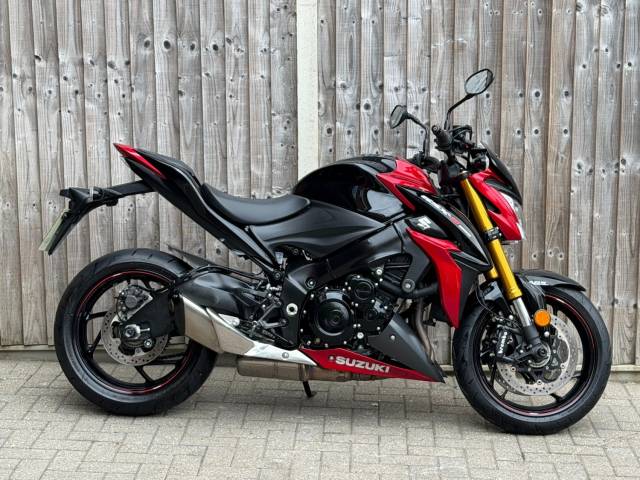 Suzuki Gsx-s 1000 ABS L8 2017 (17) SPORT NAKED + LOW MILES SPORT Petrol Black
