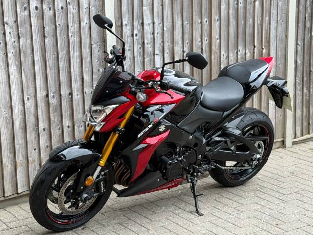2017 Suzuki Gsx-s 1000 ABS L8 2017 (17) SPORT NAKED + LOW MILES