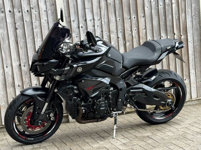 2016 Yamaha MT-10 ABS 2016 (66) BLACK + SCORPION SYSTEM + 10 SERVICE STAMPS
