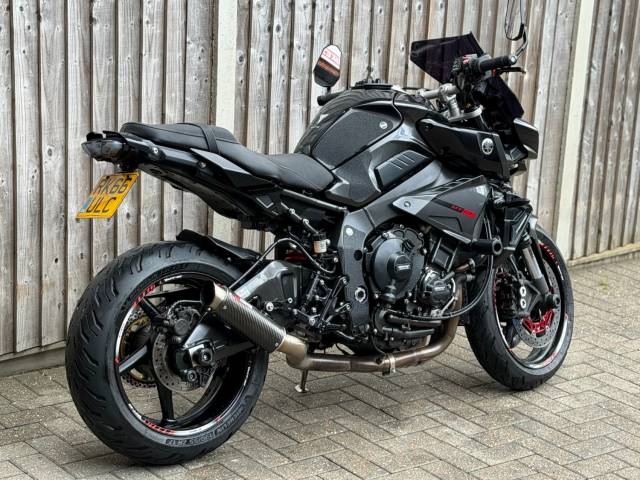 2016 Yamaha MT-10 ABS 2016 (66) BLACK + SCORPION SYSTEM + 10 SERVICE STAMPS