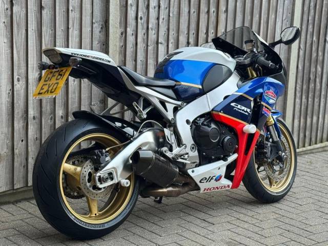 2011 Honda CBR 1000 RR FIREBLADE 2011 (61) TT LEGENDS REPLICA SUPER SPORT