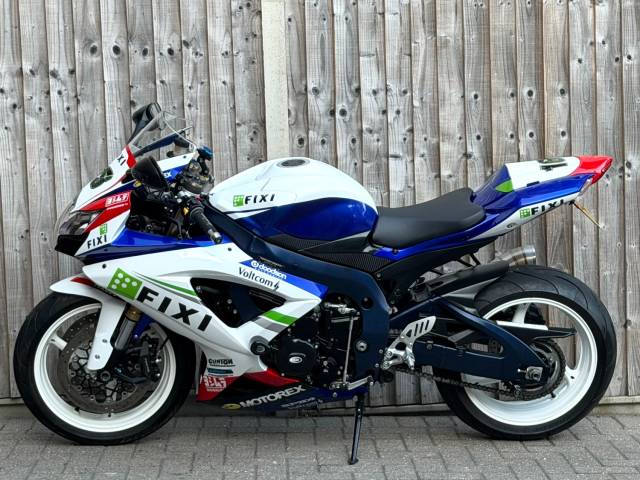 2011 Suzuki Gsx-r 600 L0 2011 (11) SUPER SPORT + 12,600 MILES + GP EVO EXHAUST