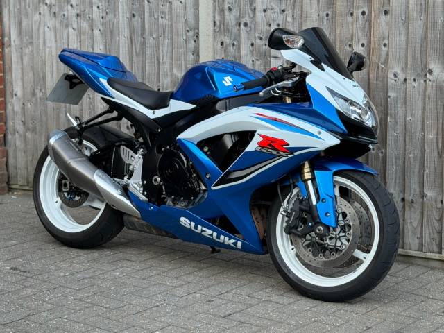 2010 Suzuki Gsx-r 600 K9 2010 (10) SUPER SPORT + STANDARD BIKE + MAINLY STANDARD