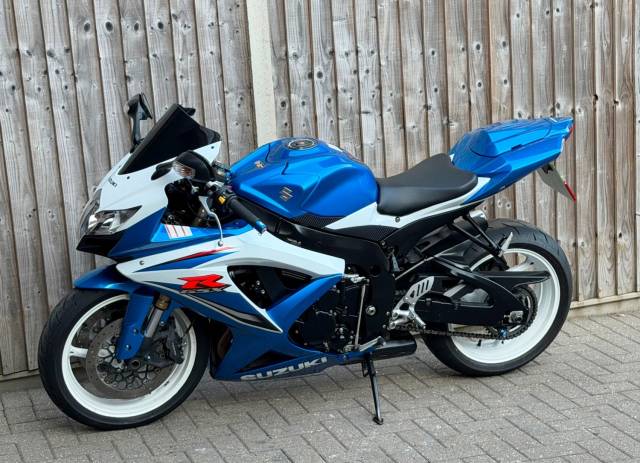 2010 Suzuki Gsx-r 600 K9 2010 (10) SUPER SPORT + STANDARD BIKE + MAINLY STANDARD