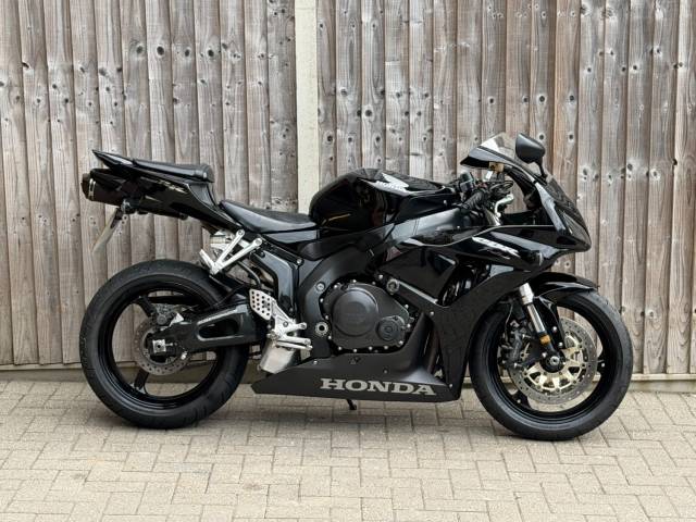 Honda CBR 1000 RR FIREBLADE 2006 (56) SUPER SPORT + AKRAPOVIC EXHAUST SUPER SPORT Petrol Black