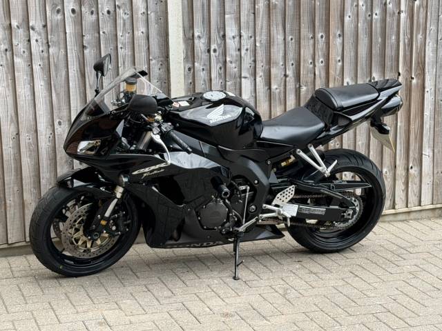 2006 Honda CBR 1000 RR FIREBLADE 2006 (56) SUPER SPORT + AKRAPOVIC EXHAUST