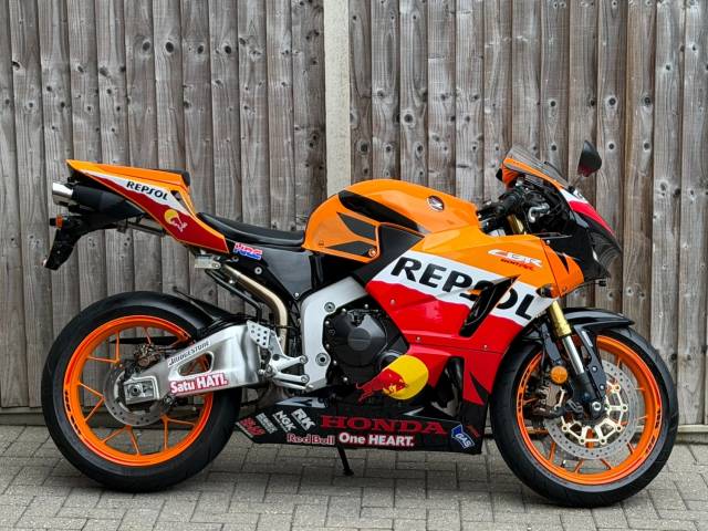 Honda CBR 600 RR 2015 (15) SUPER SPORT + REPSOL REPLICA + F/S/H SUPER SPORT Petrol Orange