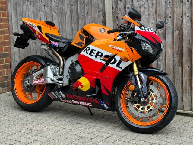 2015 Honda CBR 600 RR 2015 (15) SUPER SPORT + REPSOL REPLICA + F/S/H