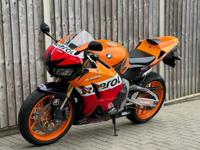 2015 Honda CBR 600 RR 2015 (15) SUPER SPORT + REPSOL REPLICA + F/S/H