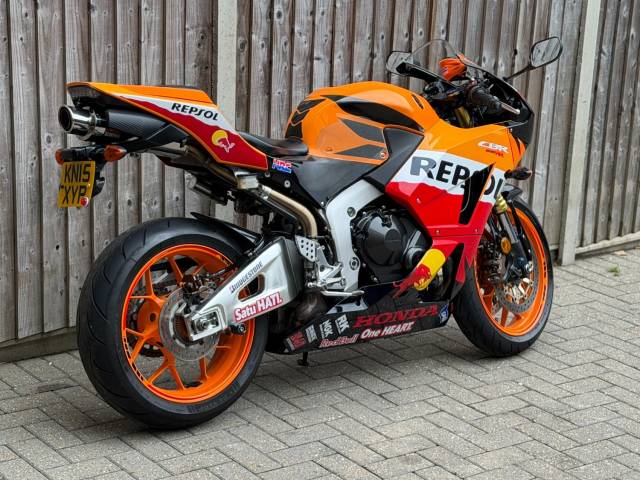 2015 Honda CBR 600 RR 2015 (15) SUPER SPORT + REPSOL REPLICA + F/S/H