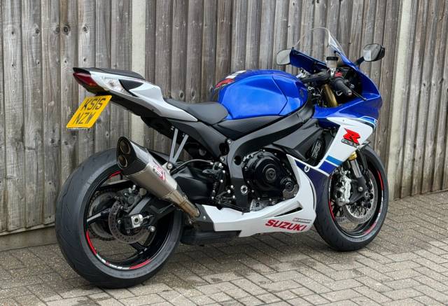 2016 Suzuki Gsx-r 750 L6 2016 (16) ANNIVERDARY EDITION SUPER SPORT + 1,500 MILES