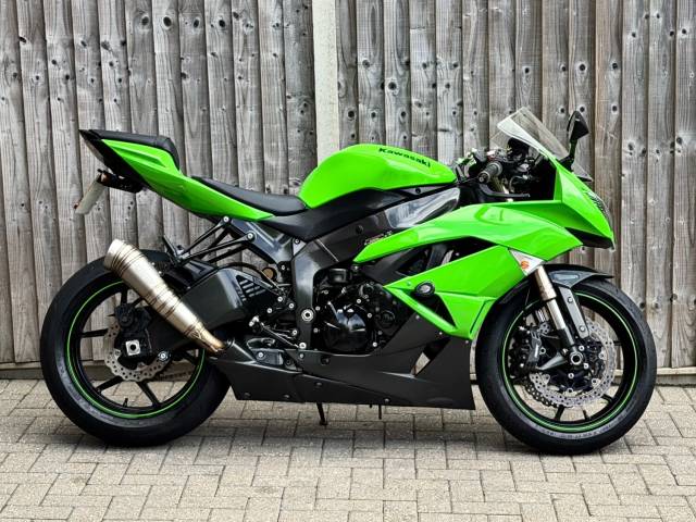 Kawasaki Ninja ZX6R 2009 (09) SUPER SPORT + 16,600 MILES SUPER SPORT Petrol Green