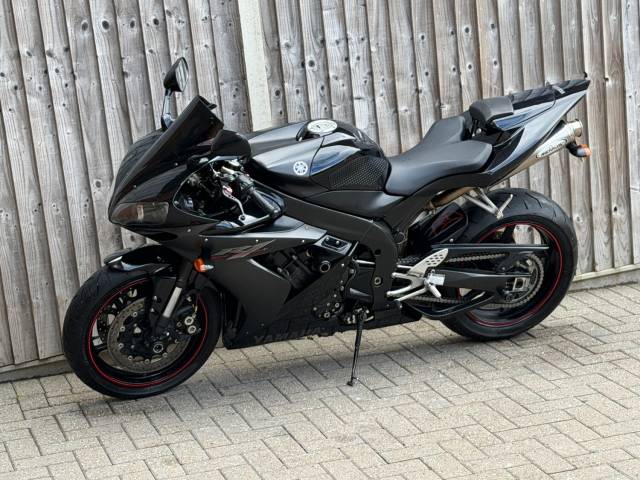 2006 Yamaha YZF R1 2006 (56) SUPER SPORT + VERY CLEAN + REMUS EXHAUST