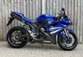 YAMAHA YZF at MB Superbikes Chesham