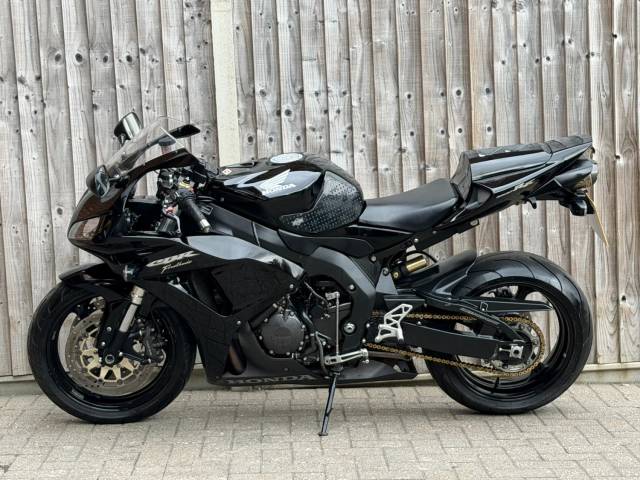2006 Honda CBR 1000 RR FIREBLADE 2006 (06) SUPER SPORT + TWO BROTHERS EXHAUST