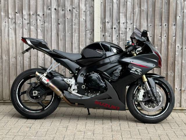 Suzuki Gsx-r 750 L1 2011 (11) SUPER SPORT + ONLY 11,000 MILES WITH F/S/H SUPER SPORT Petrol Black