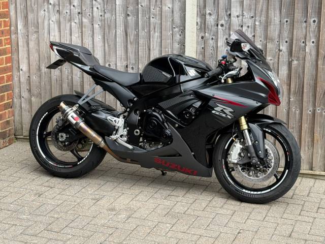 2011 Suzuki Gsx-r 750 L1 2011 (11) SUPER SPORT + ONLY 11,000 MILES WITH F/S/H