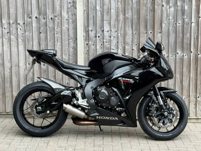 Honda CBR 1000 RR FIREBLADE 2017 (66) SUPER SPORT + ONLY 13,000 MILES SUPER SPORT Petrol Black