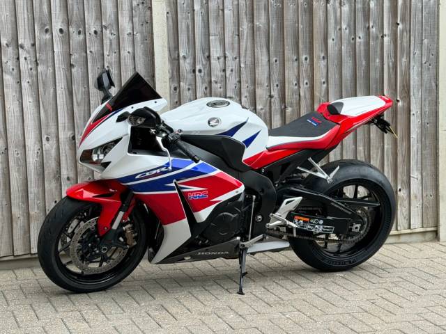 2014 Honda CBR 1000 RR FIREBLADE ABS 2014 (14) SUPER SPORT + YOSHIMURA EXHAUST + FSH