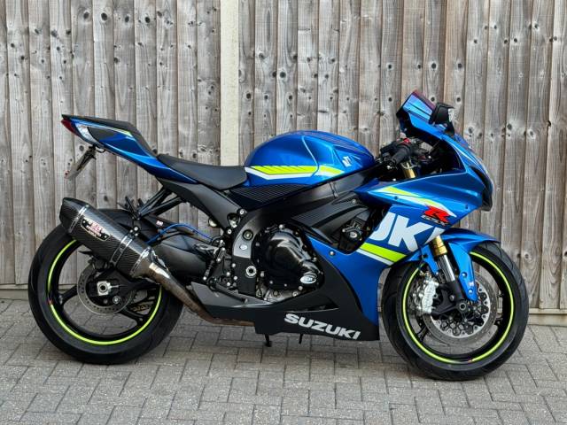Suzuki Gsx-r 750 L6 2017 (17) MOTO GP EDITION SUPER SPORT +4,900 MILES + YOSHIMUR SUPER SPORT Petrol Blue