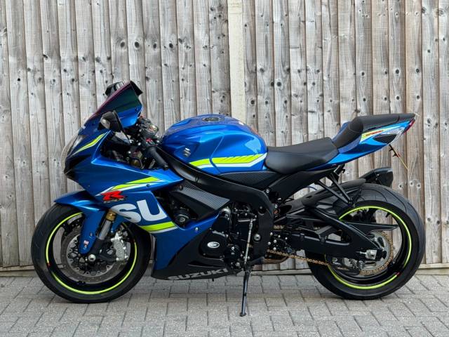 2017 Suzuki Gsx-r 750 L6 2017 (17) MOTO GP EDITION SUPER SPORT +4,900 MILES + YOSHIMUR