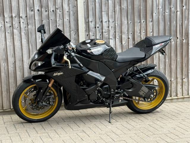2009 Kawasaki Ninja ZX10R 2009 (09) SUPER SPORT + SCORPION EXHAUST + LOW MILES