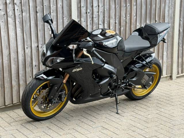 2009 Kawasaki Ninja ZX10R 2009 (09) SUPER SPORT + SCORPION EXHAUST + LOW MILES