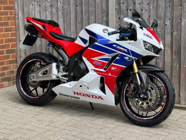 2015 Honda CBR 600 RR ABS 2015 (15) SUPER SPORT + 7,500 MILES + DELKEVIC EXHAUST
