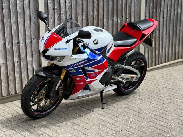 2015 Honda CBR 600 RR ABS 2015 (15) SUPER SPORT + 7,500 MILES + DELKEVIC EXHAUST