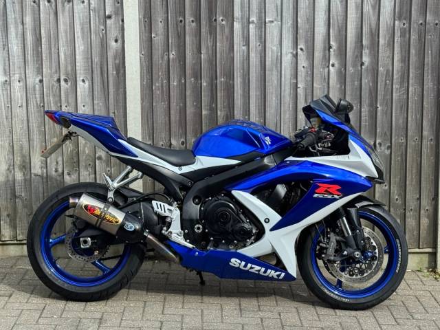 Suzuki Gsx-r 750 K8 2009 (59) SUPER SPORT + 12,200 MILES + AKRAPOVIC FULL SYSTEM SUPER SPORT Petrol Blue