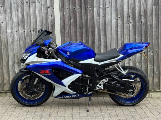 2009 Suzuki Gsx-r 750 K8 2009 (59) SUPER SPORT + 12,200 MILES + AKRAPOVIC FULL SYSTEM